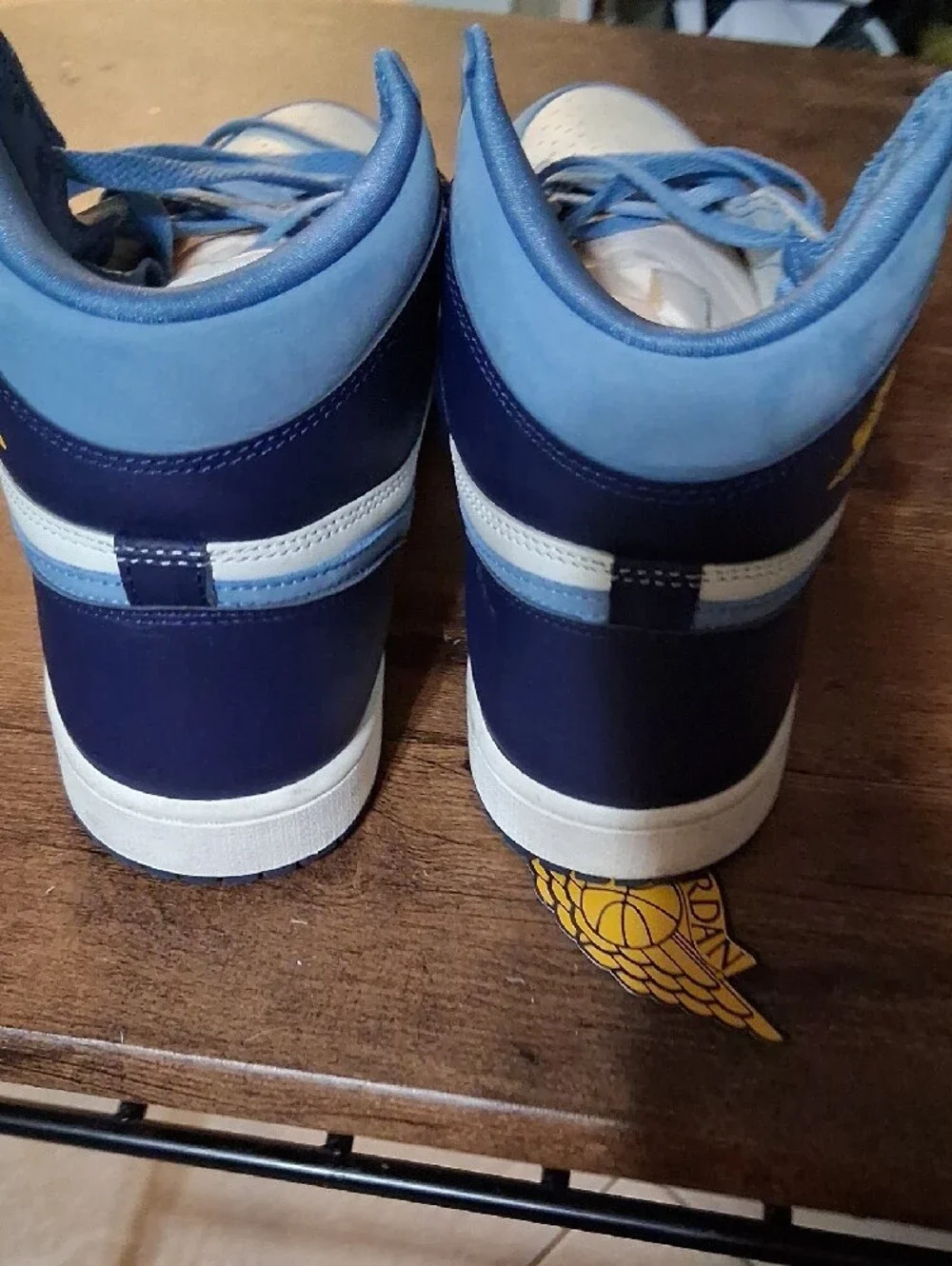 Jordan Air Jordan 1 Mid in White, Light Blue & Navy